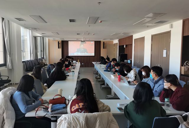 12bet手机端app官网观看十九届六中全会新闻发布会-良乡员工会场_副本.jpg